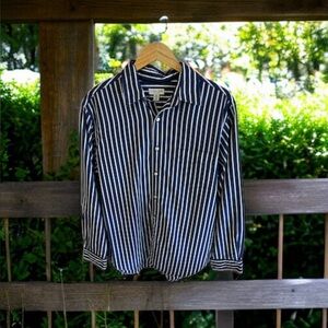 😮 St. John's Bay blue/white Striped Button Down Shirt size M dress shirt softer